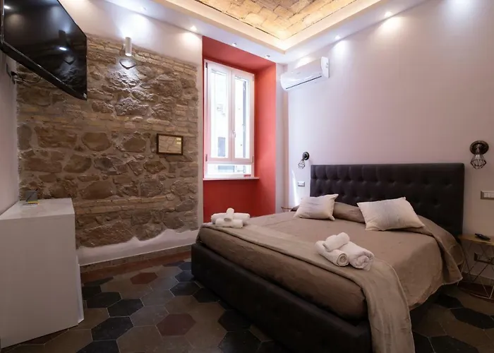 Museum - Finestra Sui Musei Vaticani Roma